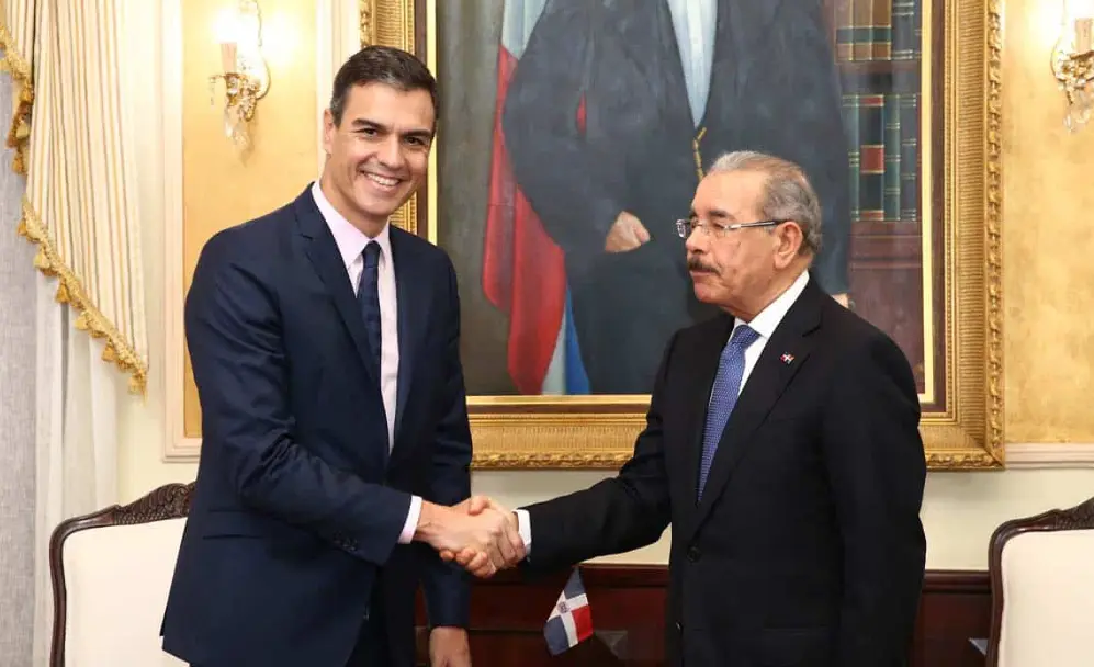 El presidente del Gobierno, Pedro S&aacute;nchez, junto al presidente de la Rep&uacute;blica Dominicana, Danilo Medina. / RRSS