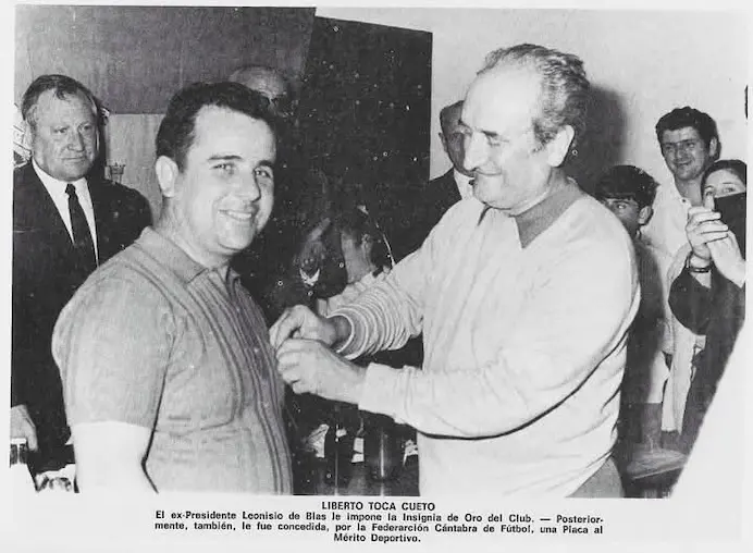 Liberto Toca, alma m&aacute;ter del Atl&eacute;tico Espa&ntilde;a de Cueto, durante uno de los momentos clave en su trayectoria en el club.