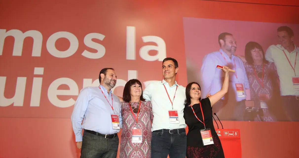 Pedro S&aacute;nchez, Cristina Narbona, Adriana Lastra y Jos&eacute; Luis &Aacute;balos celebran un momento del Congreso del PSOE en una imagen de archivo.
Foto: Eduardo Parra / Europa Press.