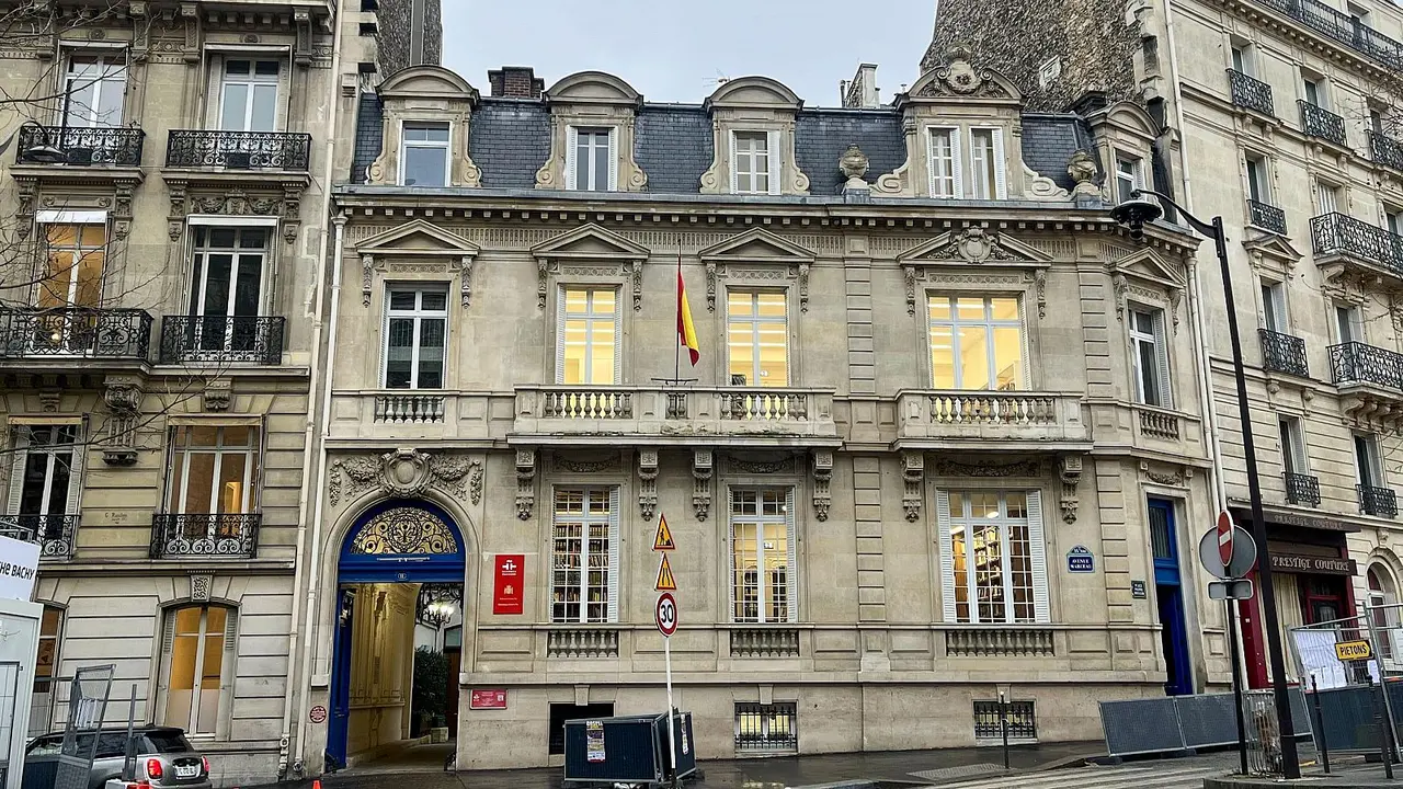 El edificio que le quiere reglar S&aacute;nchez al PNV. / Red X