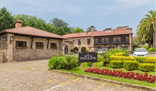 Imagen del exterior del Parador. / A.S.