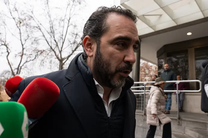 V&iacute;ctor de Aldama a su llegada a los Juzgados de Plaza de Castilla. / Archivo / EP