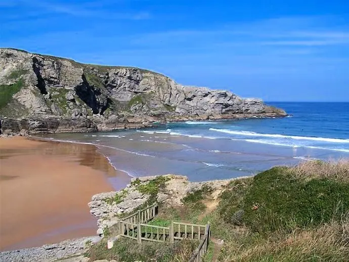 La playa de Antuerta en Cantabria. / T.C