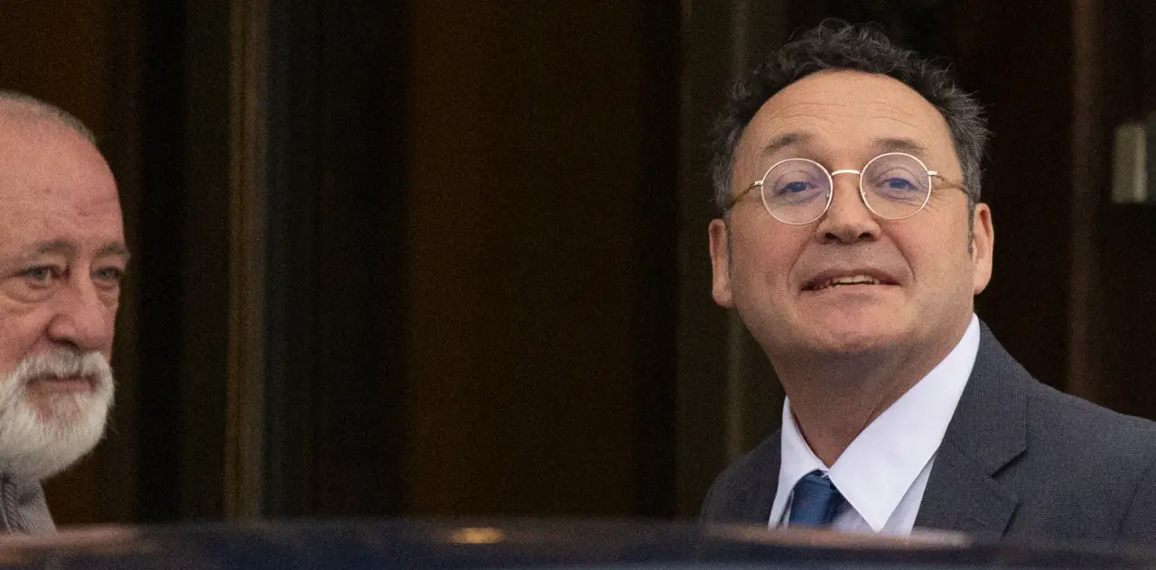 El fiscal general del Estado, &Aacute;lvaro Garc&iacute;a Ortiz, a su llegada al Tribunal Supremo, a 29 de enero de 2025, en Madrid (Espa&ntilde;a). Garc&iacute;a Ortiz declara como investigado ante el Supremo por la presunta filtraci&oacute;n que le atribuye la pareja de la presidenta de la Comunidad de Madrid. Es la primera vez que un fiscal general declara como investigado y su comparecencia tiene lugar un d&iacute;a despu&eacute;s de que el propio Tribunal Supremo haya avalado su nombramiento como jefe del Ministerio P&uacute;blico.
Fecha: 29/01/2025. leer menos

Firma: Eduardo Parra / Europa Press