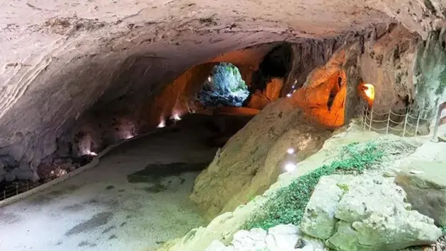 Cueva de las Brujas Cantabria. / G.H.S.