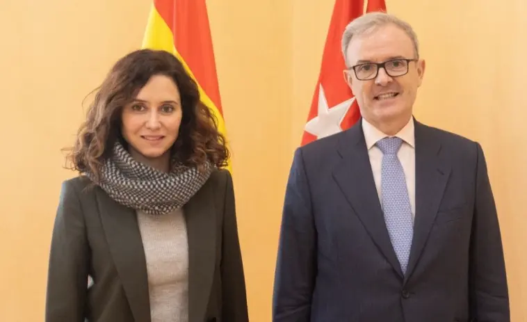 Isabel D&iacute;az Ayuso y Guillermo Kirkpatrick en su reuni&oacute;n del 10 de enero. /  EP