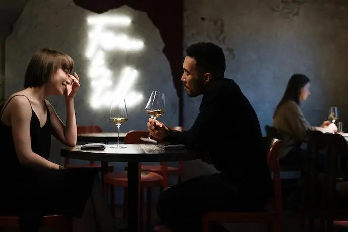 Una pareja cenando en San Valent&iacute;n. / A.E