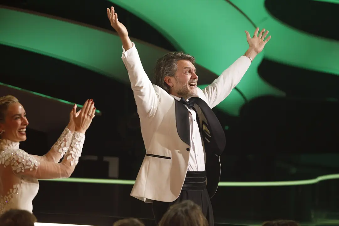 El actor Salva Reina, Goya a Mejor Actor de Reparto por "El 47" durante la gala de entrega de la 39&ordm; edici&oacute;n de los Premios Goya. / &Aacute;lex C&aacute;mara