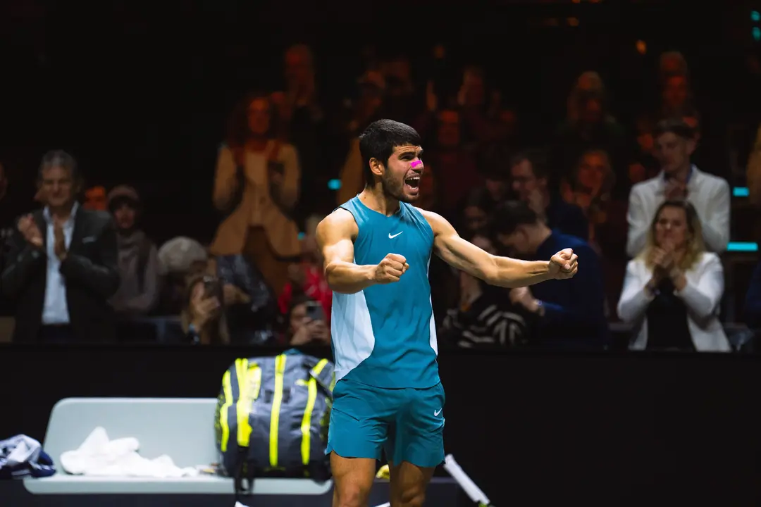 Carlos Alcaraz celebra el triunfo en Rotterdam. / ATP
