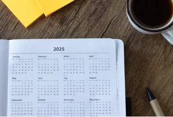 Una agenda con el calendario del a&ntilde;o 2025. / A.S.