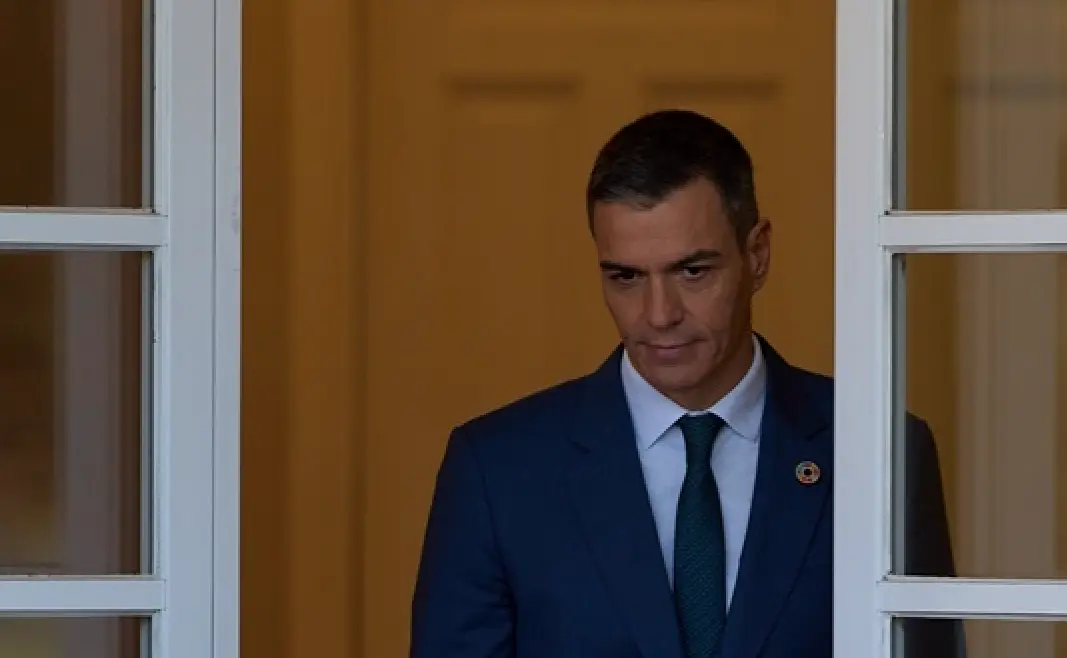 El presidente del Gobierno, Pedro S&aacute;nchez, en el Palacio de La Moncloa.

Firma: Jes&uacute;s Hell&iacute;n / Europa Press
