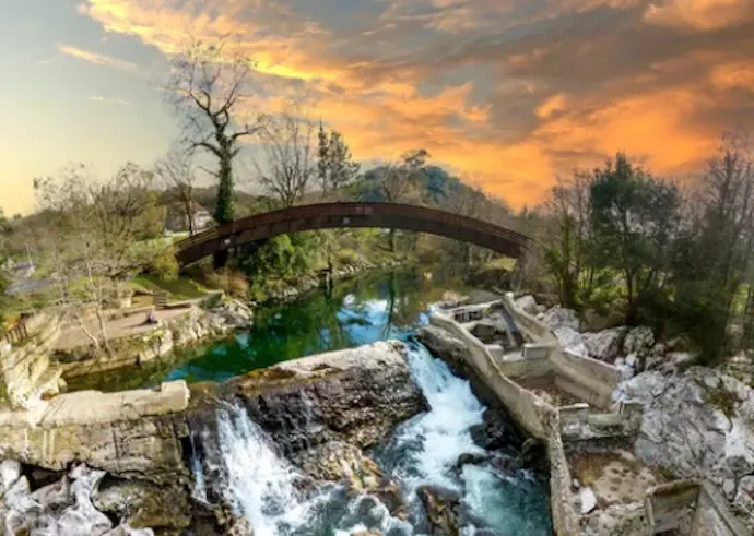 Puente Viesgo en Cantabria. / A.S.P