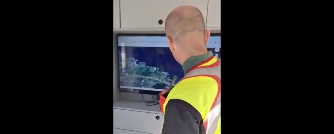 Los servicios de emergencia preparando el operativo. / G.C.