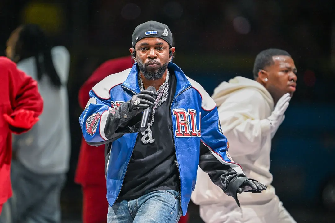 El rapero Kendrick Lamar actuando en el Super Bowl. / EP