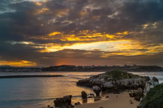 Vistas de una puesta de sol desde Suances. / A.S.P