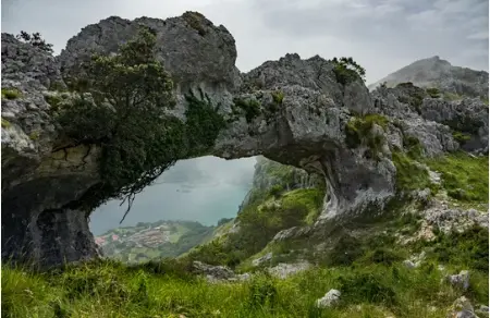 Ojos del Diablo, uno de los senderos m&aacute;s visitados por los turistas y residentes. / A.S.