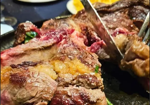Carne del restaurante La Pirula, en Santander. / H.C.