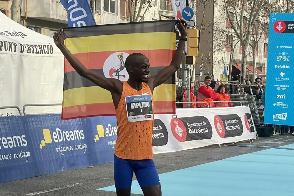 Jacob Kiplimo rompe el r&eacute;cord del mundo de media marat&oacute;n. / X
