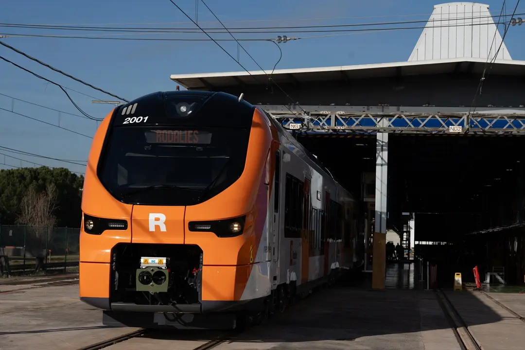 Un nuevo tren de Rodalies en la f&aacute;brica de Alstom. / David Zorrakino
