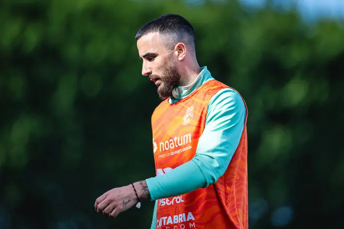 El jugador racinguista, Rober Gonz&aacute;lez. / RRC