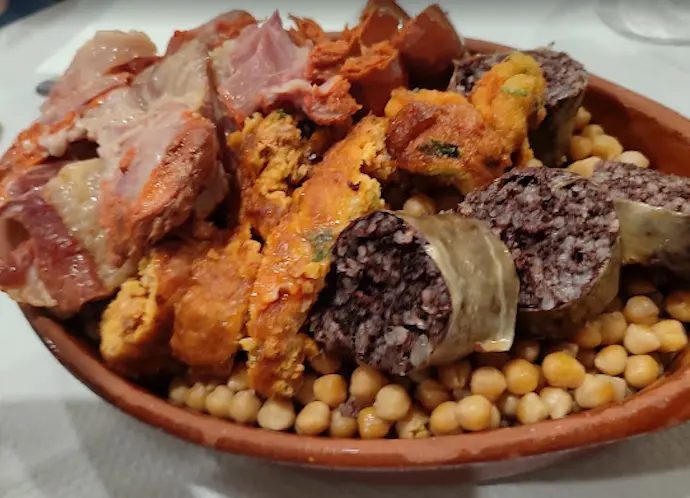 Uno de los platos de La bodega Fuente D&eacute;. / A.E