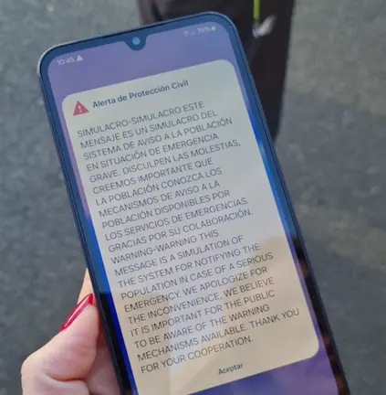 Una alerta m&oacute;vil en un ensayo puesto en marcha por la protecci&oacute;n civil. / 112