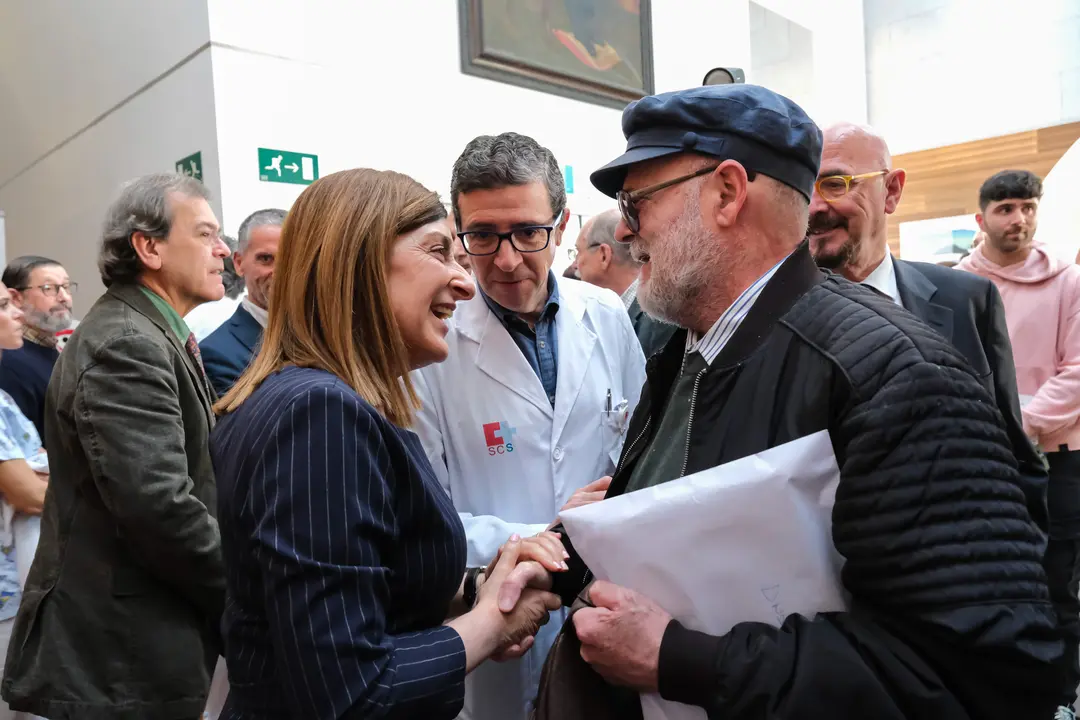 La presidenta de Cantabria, Mar&iacute;a Jos&eacute; S&aacute;enz de Buruaga, preside el acto conmemorativo del 50 aniversario del programa de trasplantes. / Alerta