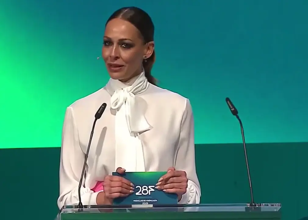 La presentadora Eva Gonz&aacute;lez en el D&iacute;a de Andaluc&iacute;a. / Redes sociales