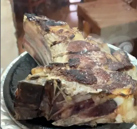 Una de las carnes que cocinaron en el restaurante. / M.F.