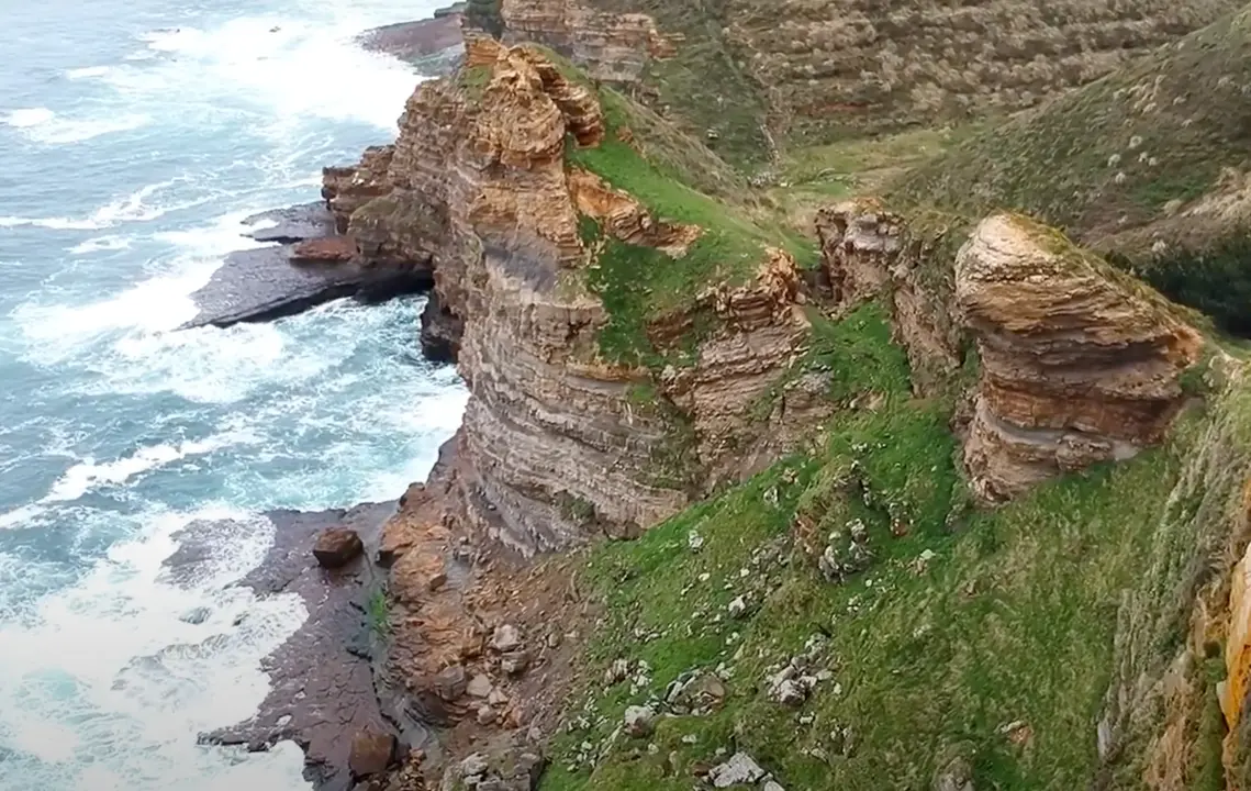 Vista a&eacute;rea de una de las maravillas naturales de Cantabria. / YT