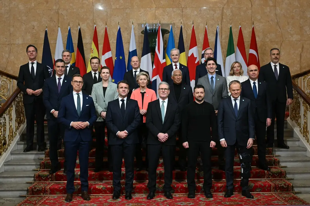Diferentes l&iacute;deres europeos en la reuni&oacute;n en Londres. / Justin Tallis