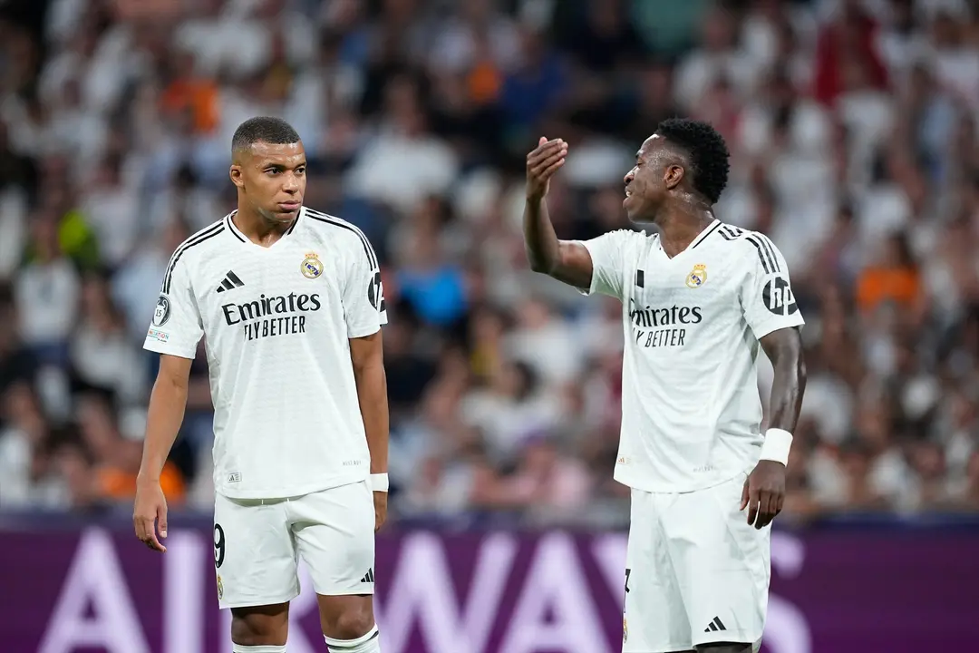 Vinicius y Mbapp&eacute; durante un partido de Champions. / EP