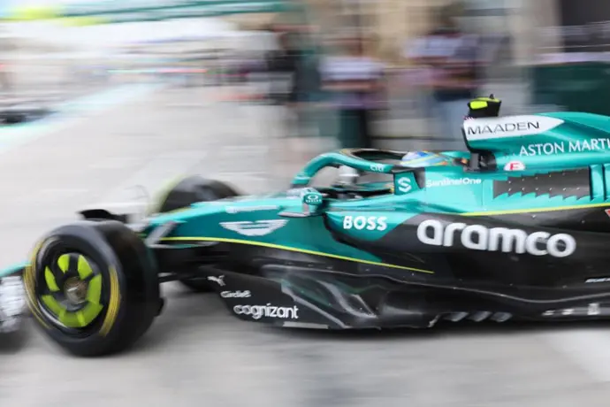 El piloto asturiano en el nuevo AMR25 de Aston Martin. / x