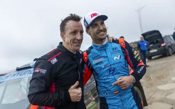 Sordo y Meeke durante el Rally Serras de Fafe. / HYUNDAI