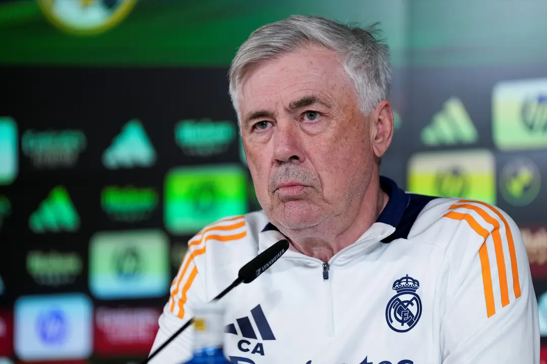Carlo Ancelotti en la rueda de prensa de ayer. / E.P.