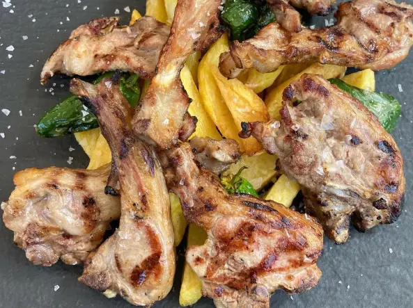 Uno de los platos del Restaurante La Barrica de Potes. / RRS