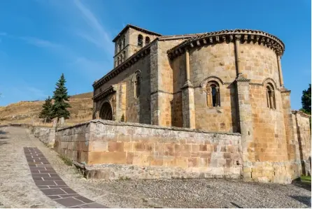 Colegiata de San Pedro de Cervatos. / A.S.