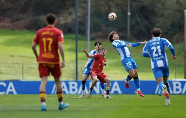 Una de las acciones del partido entre Fabril y Rayo. / RRC