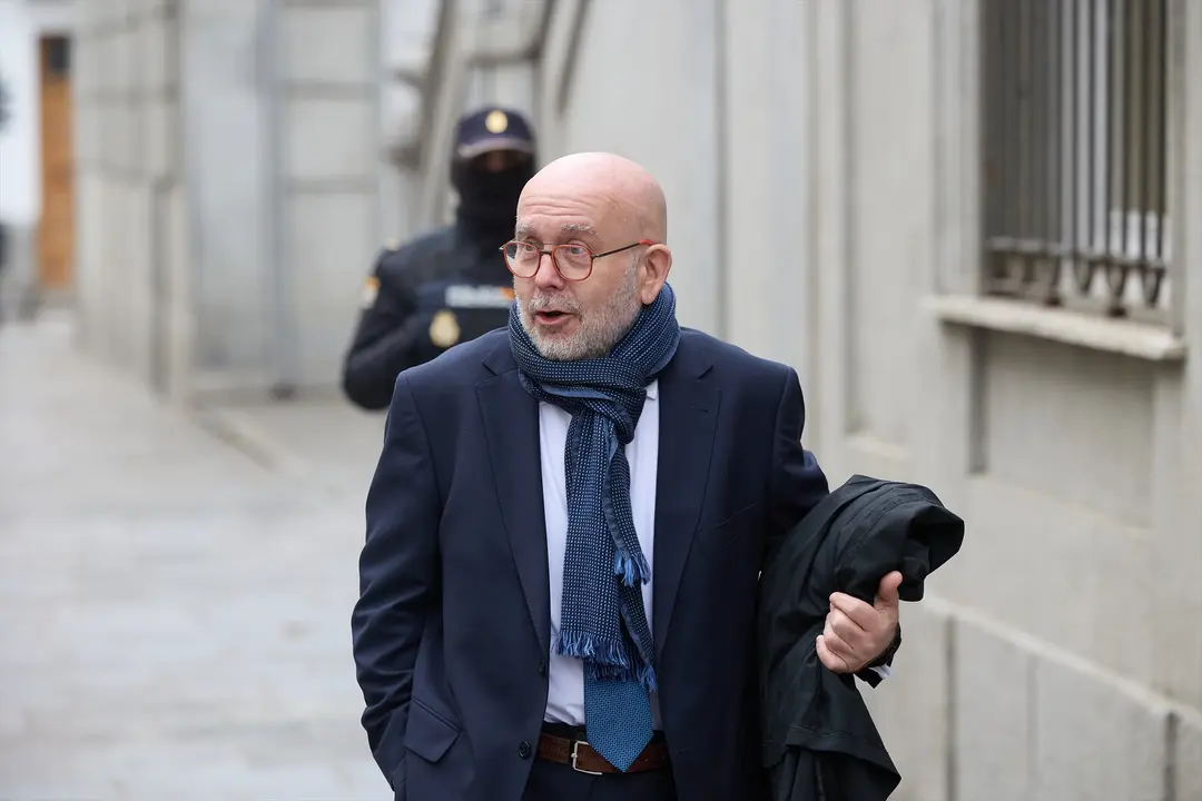 El abogado de Puigdemont, Gonzalo Boye, a su llegada a una vista p&uacute;blica, en el Tribunal Supremo. / Jes&uacute;s Hell&iacute;n
