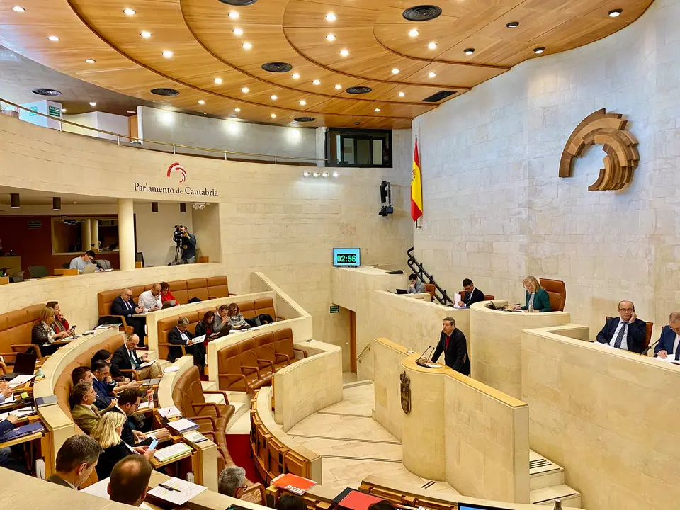 Uno de los momentos de la sesi&oacute;n plenaria matutina. / X