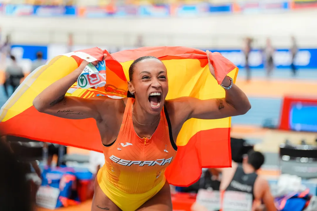 Ana Peleteiro gana oro en triple salto con la mejor marca de la temporada. / EP