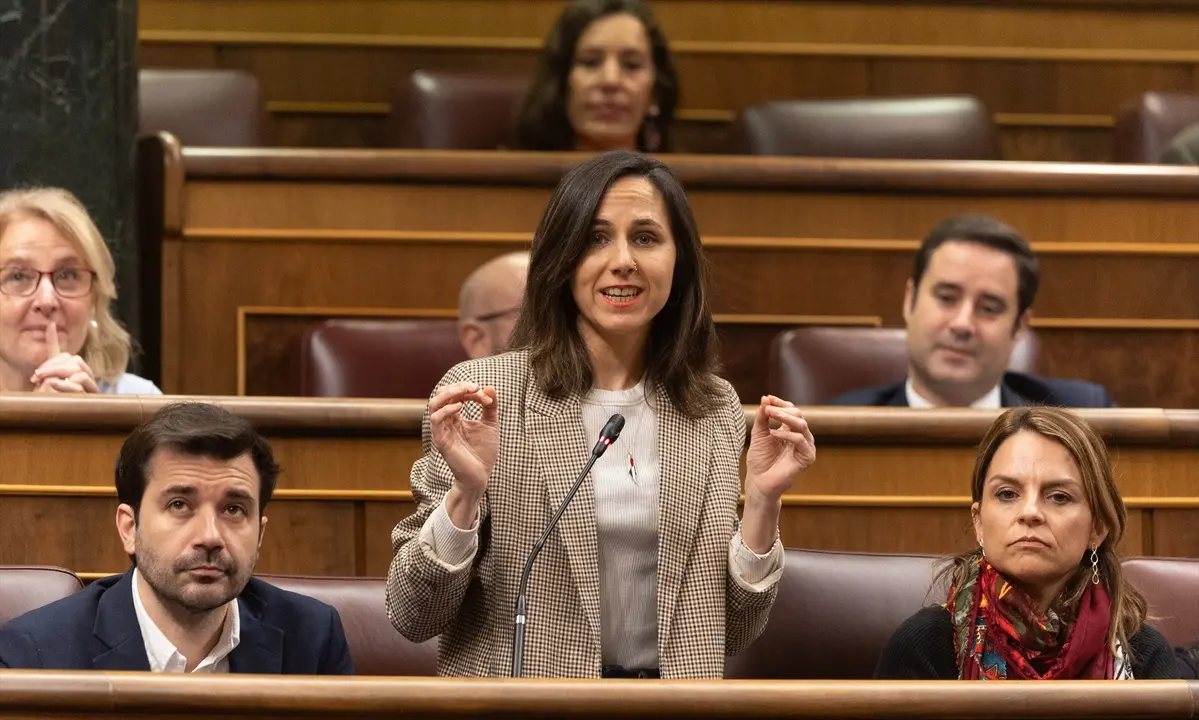 La portavoz de Podemos en el Congreso, Ione Belarra, interviene durante un pleno en el Congreso de los Diputados. / Eduardo Parra
