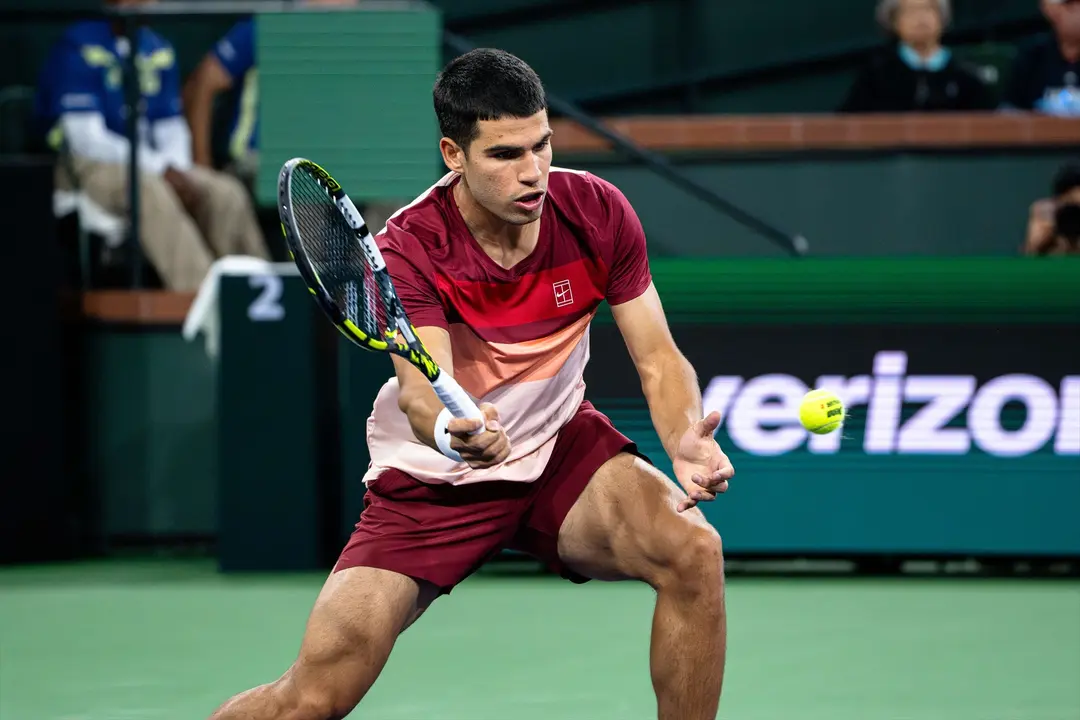 Carlos Alcaraz durante el partido ante Denis Shapovalov. / Tristan Lapierre