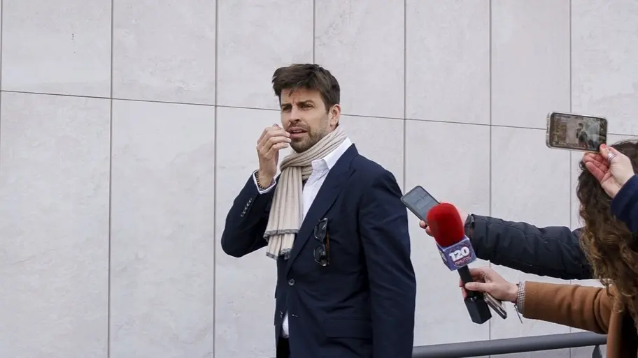 El exfutbolista del FC Barcelona y empresario Gerard Piqu&eacute; sale tras declarar en el Juzgado. / A.P&eacute;rez Meca