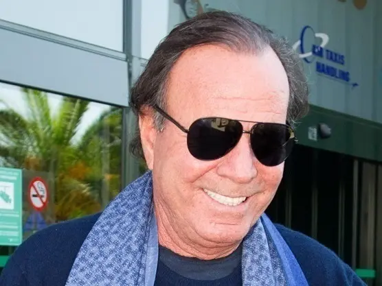 Ignacio Peyr&oacute; lanza un libro sobre la vida de Julio Iglesias. / EP



Julio Iglesias rechaza que le comuniquen en Oj&Atilde;&copy;n (M&Atilde;&iexcl;laga) la demanda por la presunta paternidad de un valenciano



  (Foto de ARCHIVO)



04/05/2018