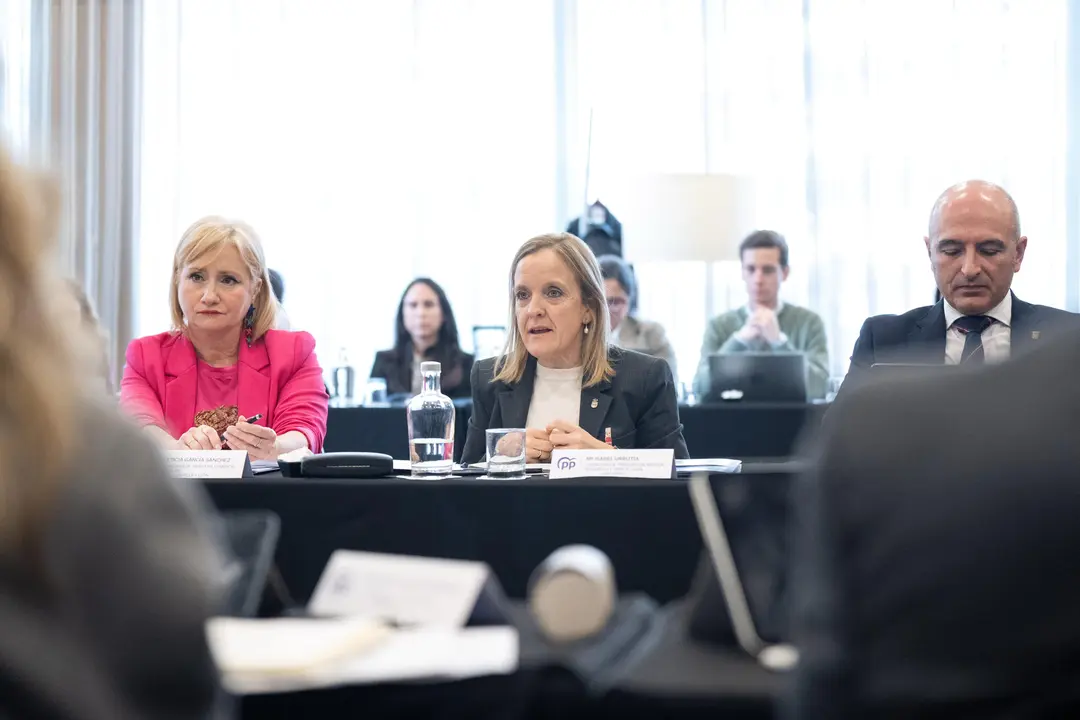 La consejera de Presidencia, Isabel Urrutia, ayer durante la reuni&oacute;n del PP en C&oacute;rdoba. / Alerta