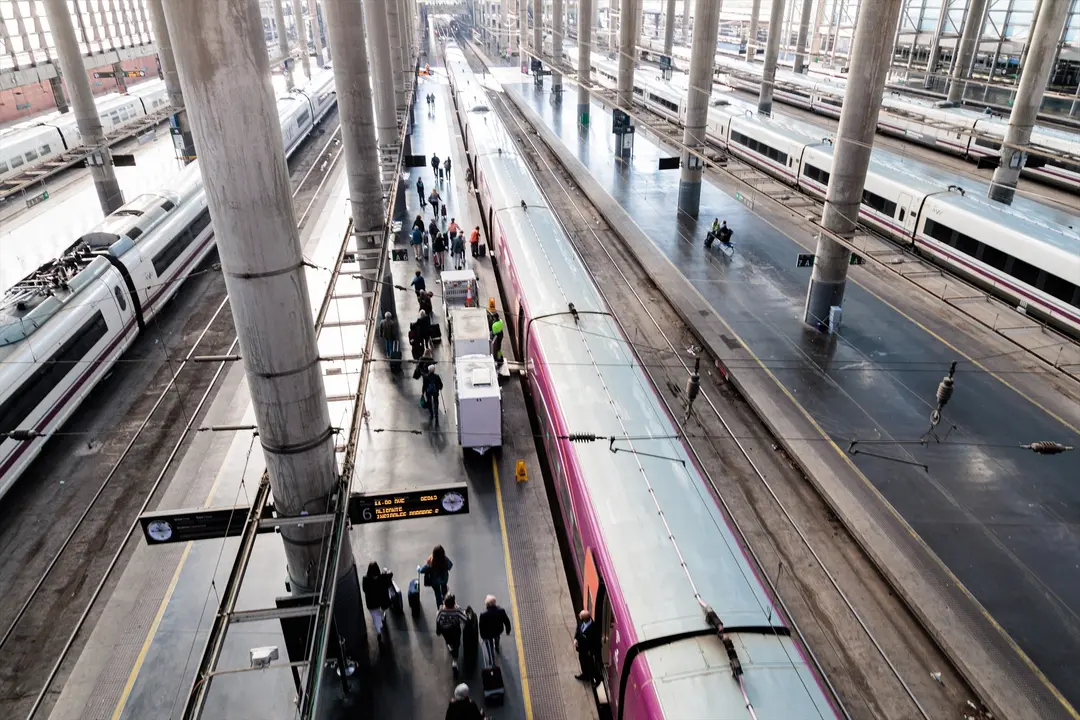 La estaci&oacute;n de tren de Atocha. / Carlos Luj&aacute;n