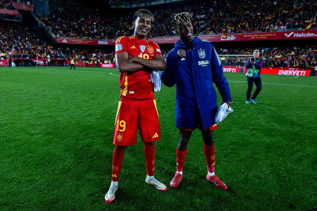 Lamine Yamal y Nico Williams tras el partido. / SeF&uacute;tbol