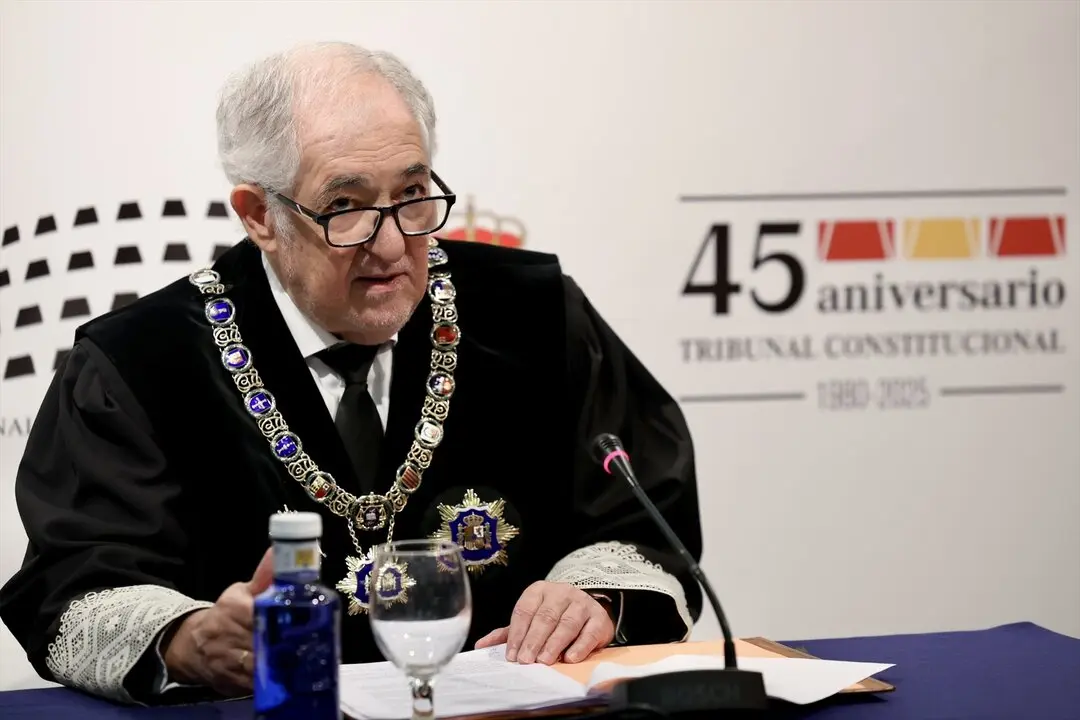 El presidente del Tribunal Constitucional, C&aacute;ndido Conde-Pumpido, durante la atenci&oacute;n a los medios de comunicaci&oacute;n. / Nacho Frade