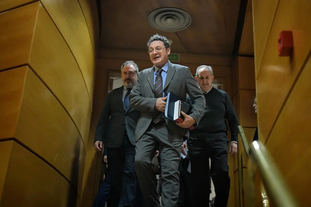 El Fiscal General del Estado, &Aacute;lvaro Garc&iacute;a Ortiz (c), a su llegada a la comparecencia en la Comisi&oacute;n de Justicia, en el Senado. / Fernando S&aacute;nchez